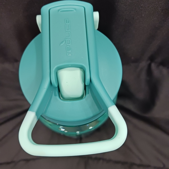 Reduce Hydrate Bottle with Sunkist Pineapple Flavor Packs - Picture 2 of 3